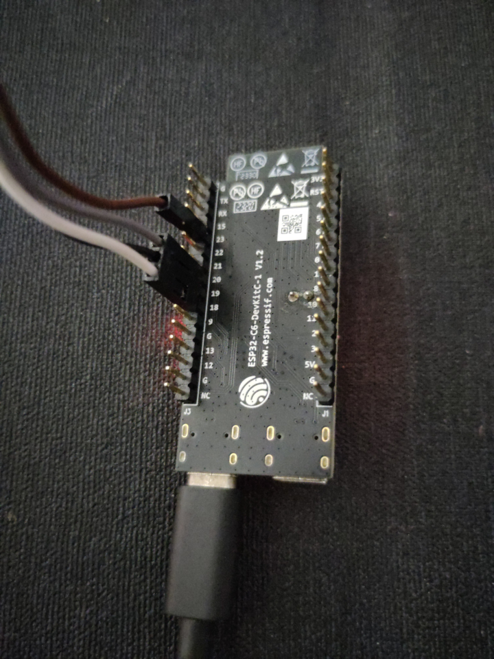 ESP32-C6-DevKitC-1 SDIO device close-up ESP32-C6-DevKitC-1 SDIO device close-up